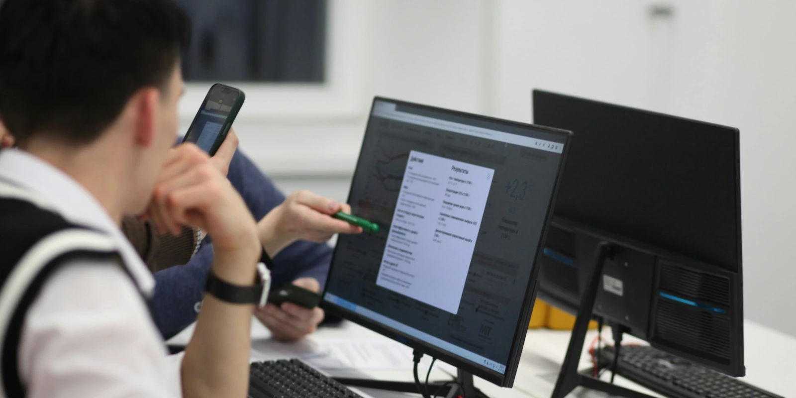 Ethnologie des Sociétés Contemporaines : Études de Cas